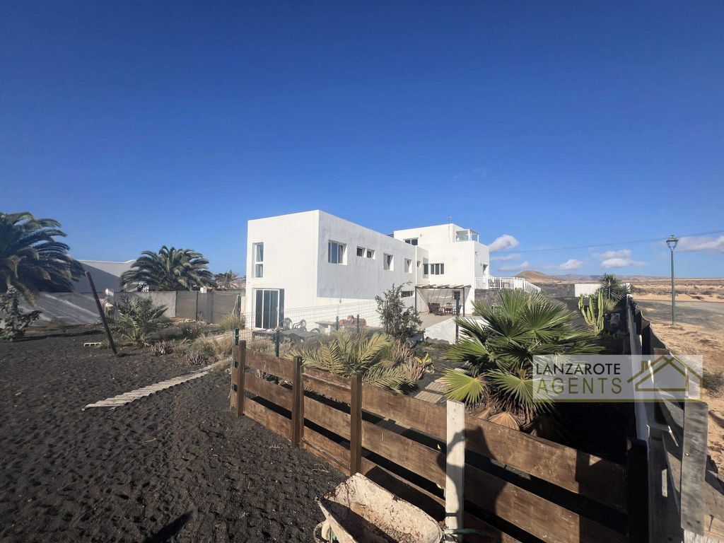 Property photo 1 of 42