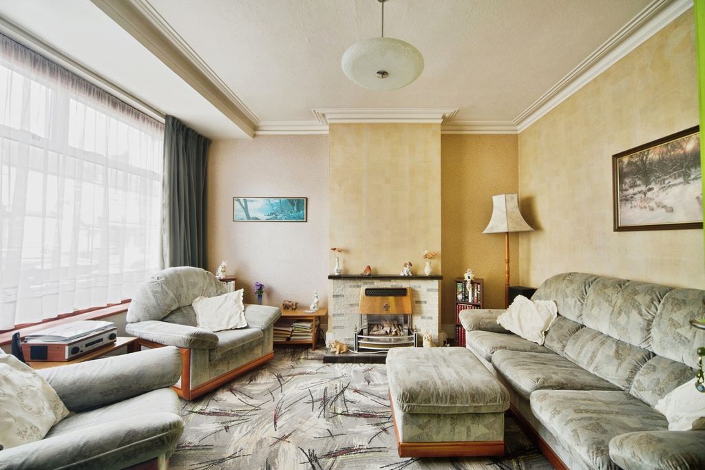 Property photo 2 of 16 Photo