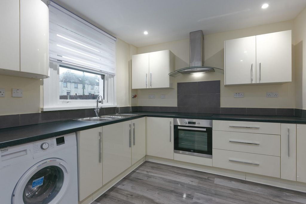 Property photo 1 of 27