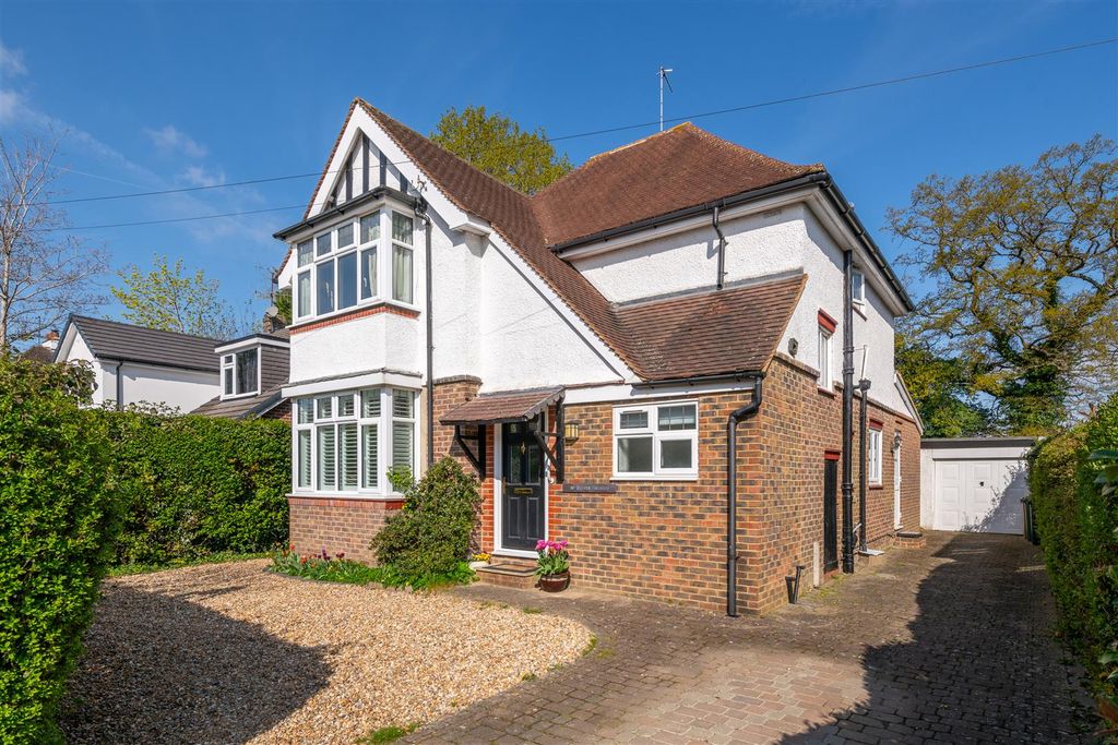 Property photo 1 of 24 15 Silverlea Gardens Externals-3.Jpg