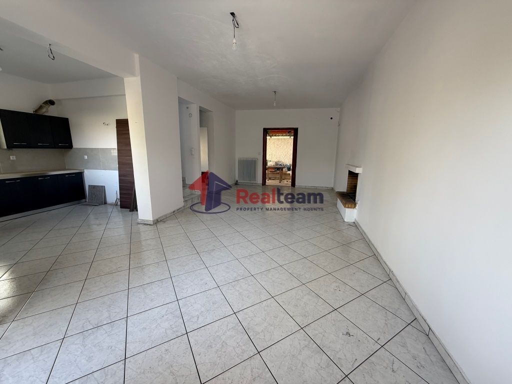 Property photo 2 of 26