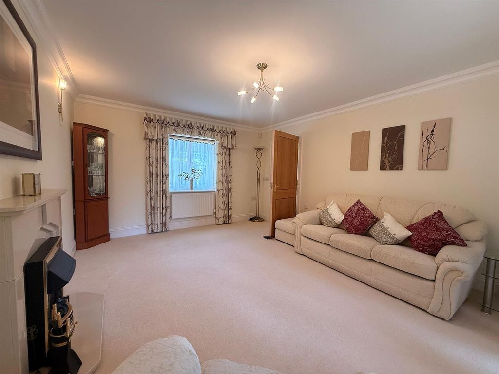 Property photo 2 of 25