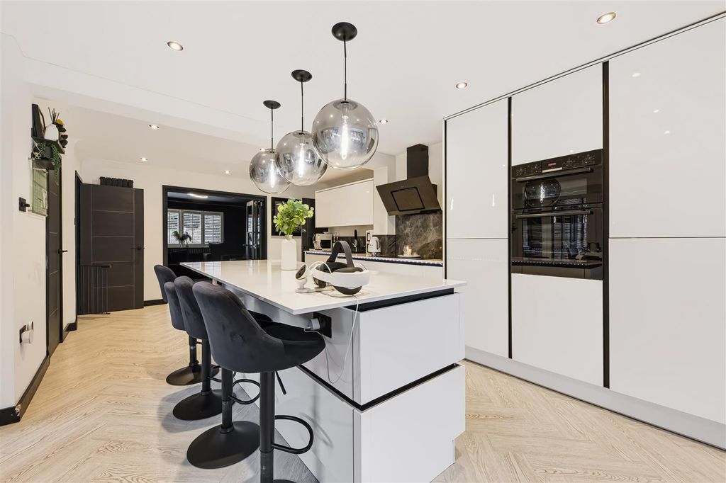 Property photo 3 of 31 Ba-27.Jpg