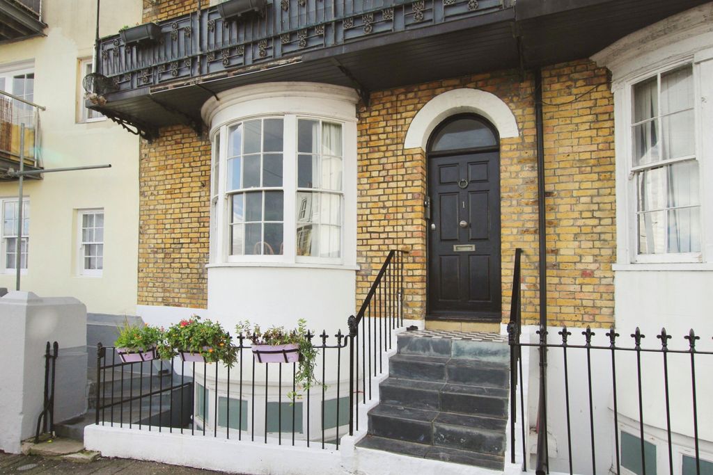 Property photo 1 of 17 Photography