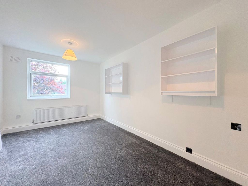 Property photo 3 of 6 Picture No. 06