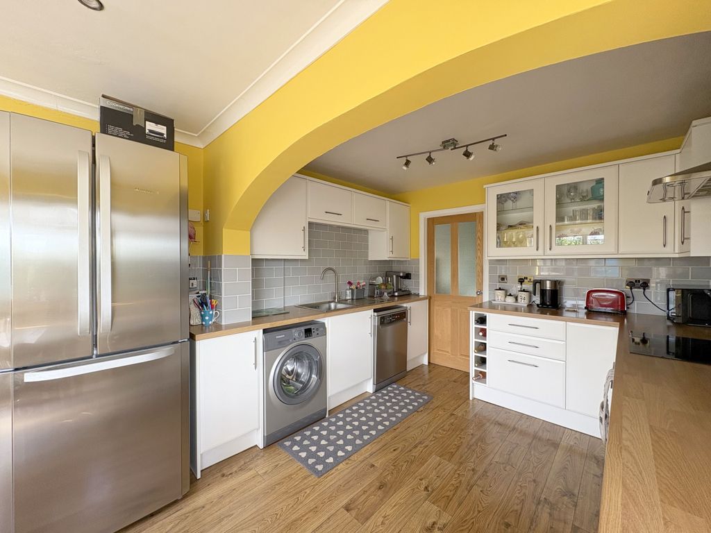 Property photo 3 of 23 Gallery