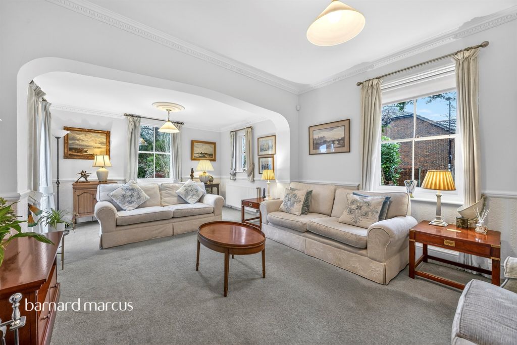 Property photo 3 of 16