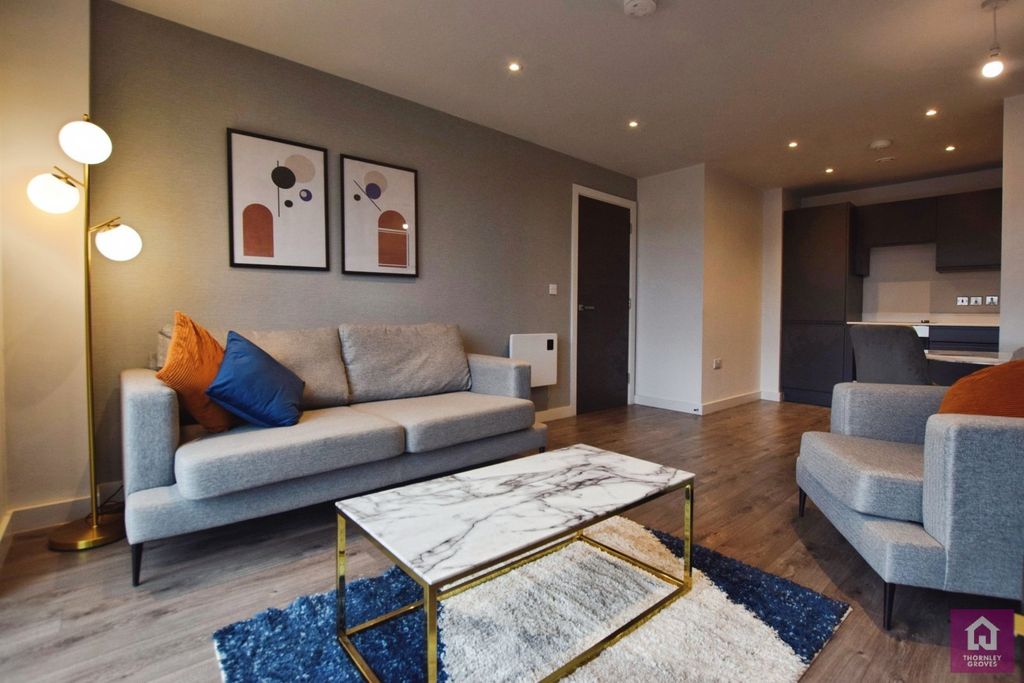 Property photo 2 of 18 Picture No. 15