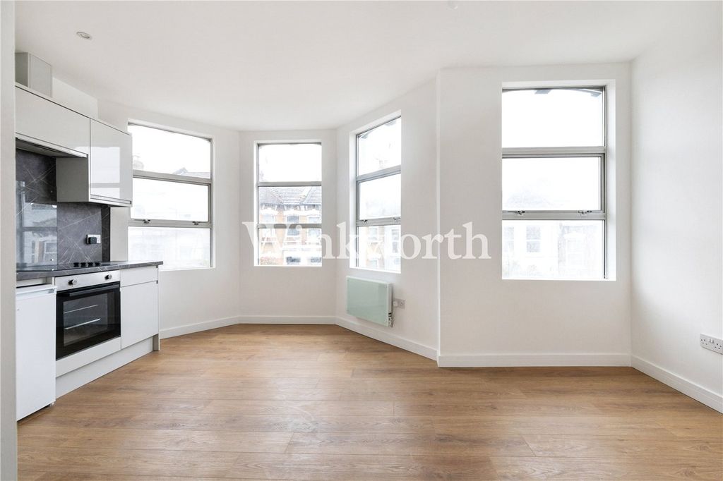 Property photo 2 of 7 Picture No. 01