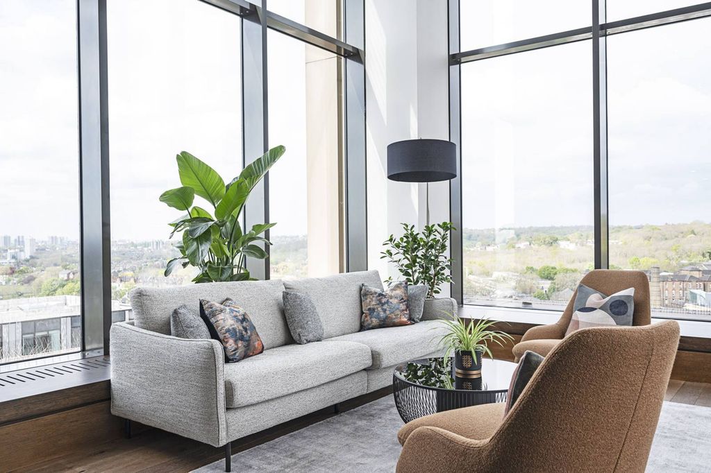 Property photo 1 of 44