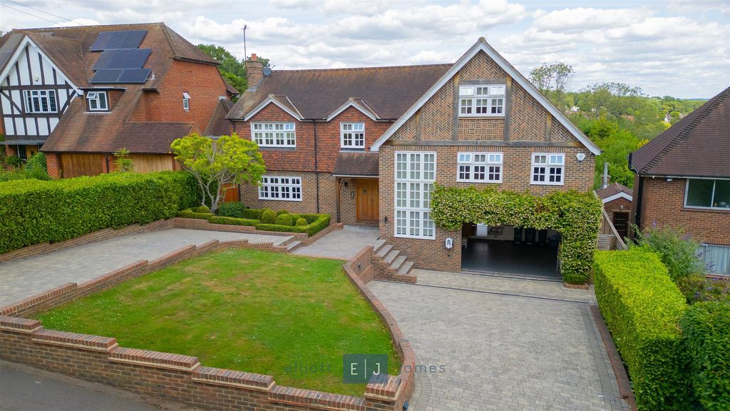 Property photo 1 of 46