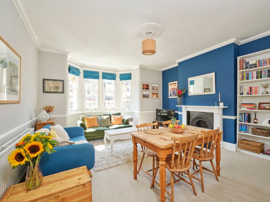 Property photo 1 of 8 Sitting Room