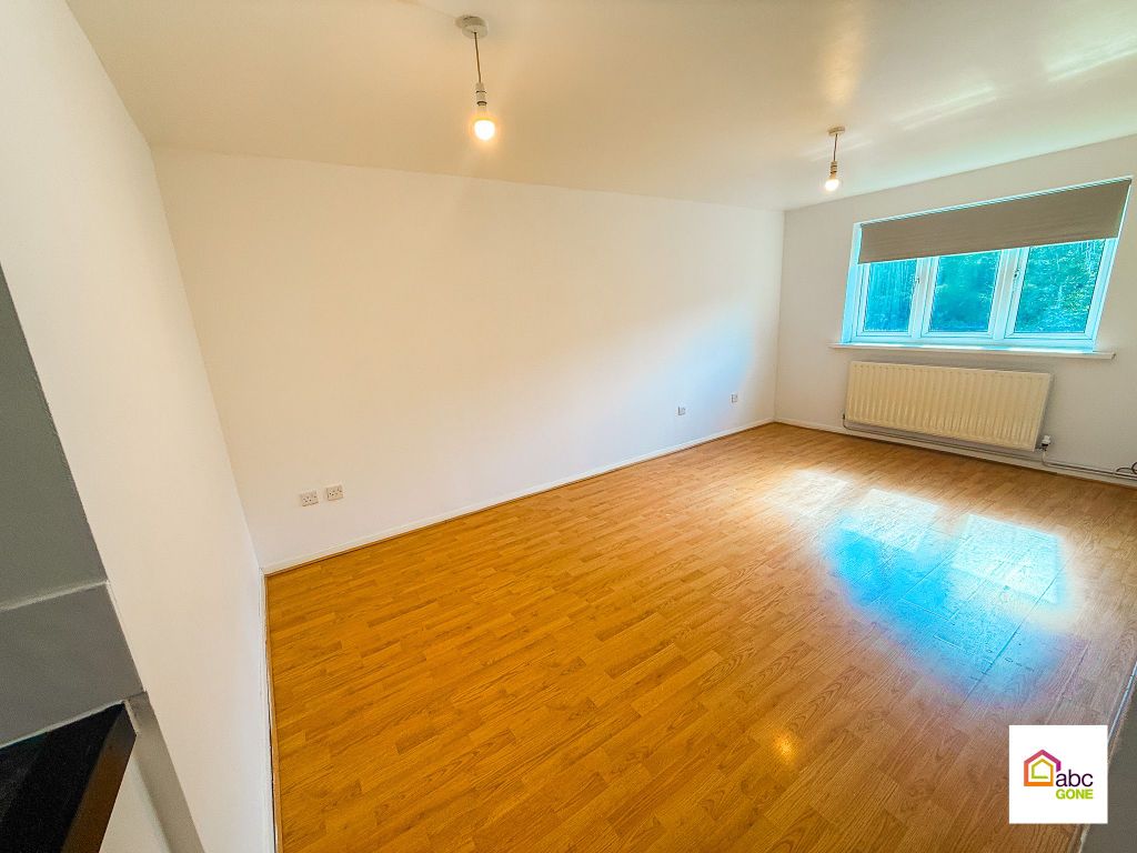 Property photo 3 of 27