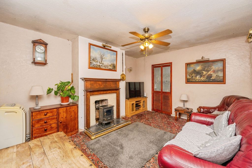 Property photo 3 of 25 Pbox-Img.Jpg