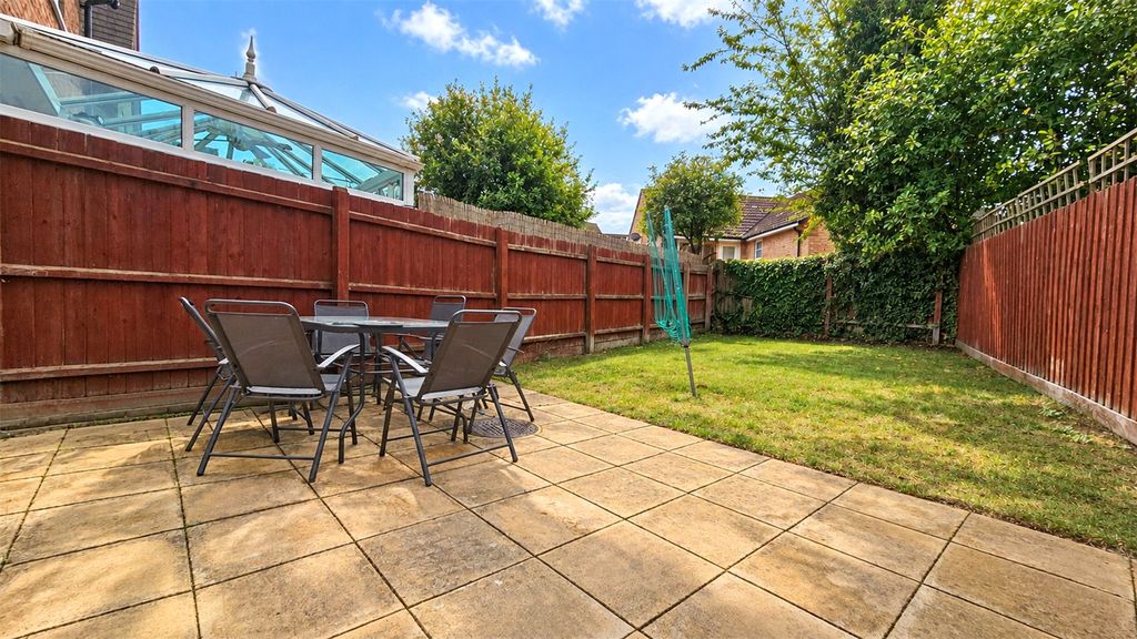 Property photo 3 of 12 Garden