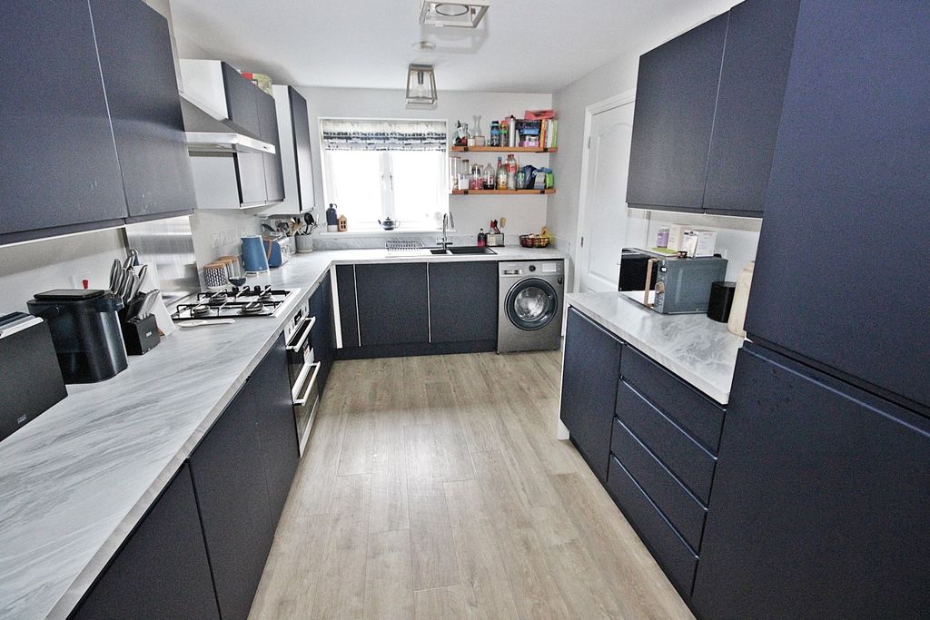 Property photo 3 of 12 3967436