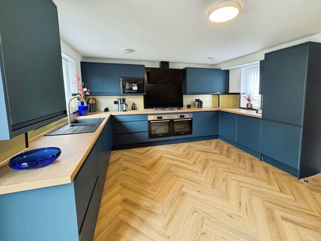 Property photo 1 of 23 Show Home Photograph