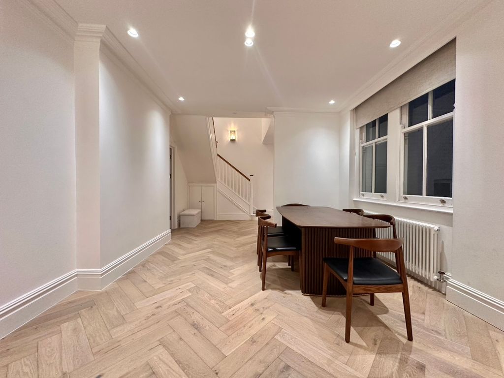 Property photo 3 of 25