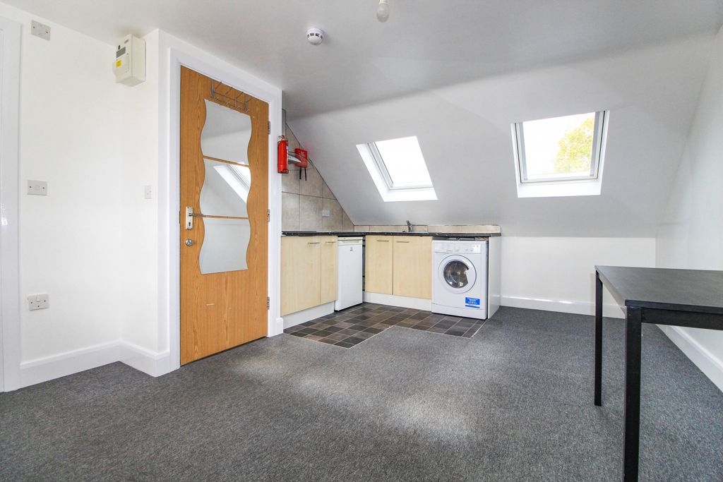 Property photo 3 of 6 Gallery