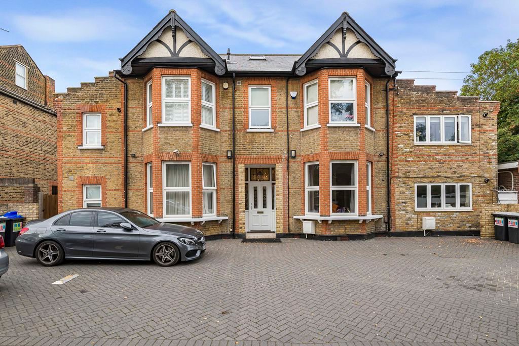 Property photo 1 of 11 External View
