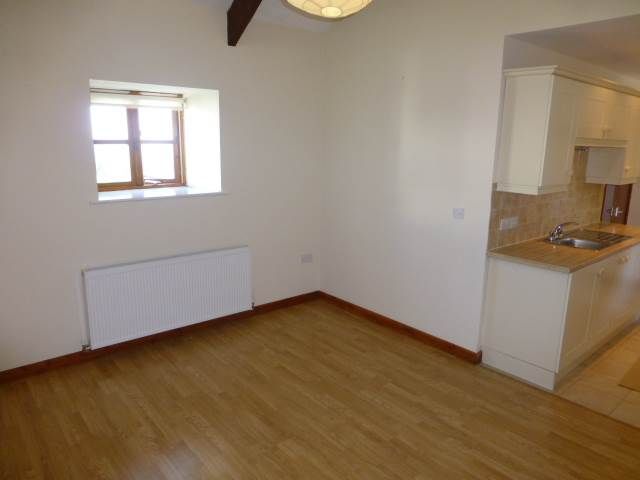 Property photo 3 of 11 Lounge