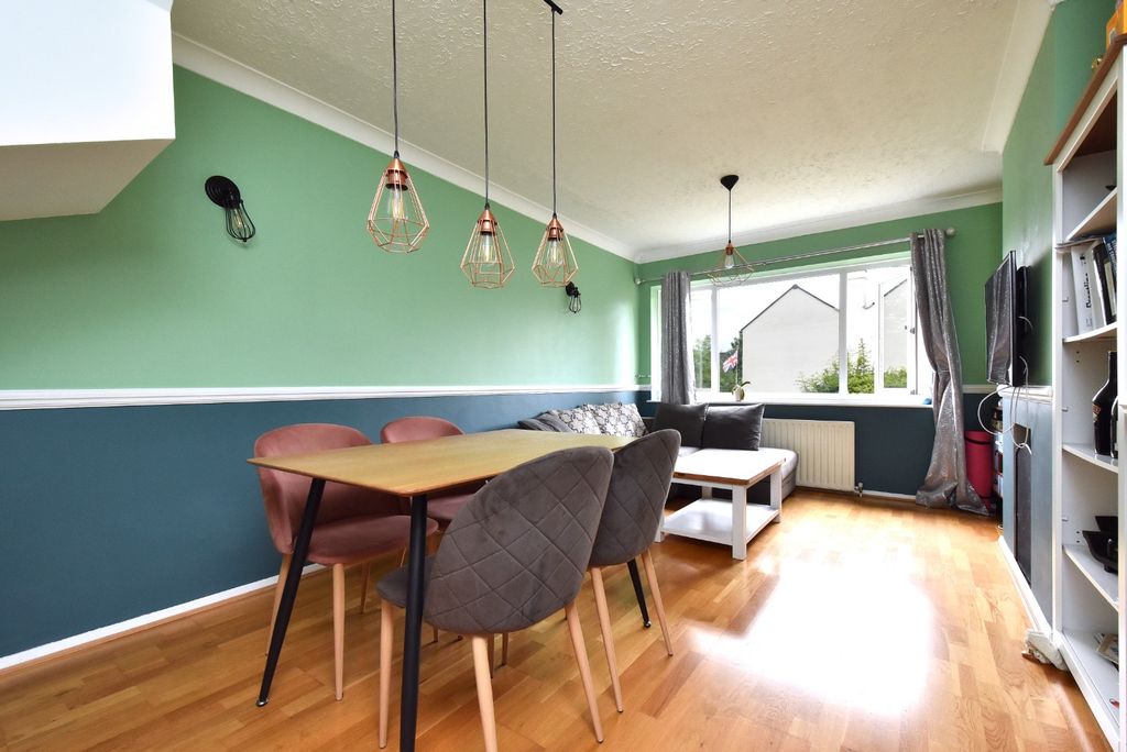 Property photo 3 of 9 5161103
