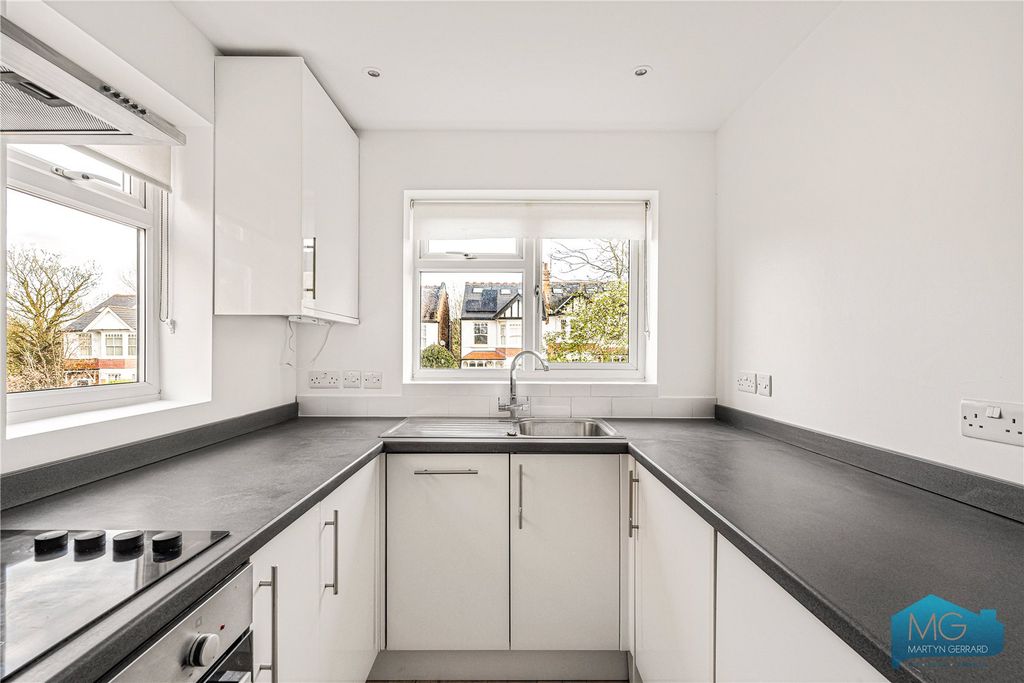 Property photo 3 of 11 Picture No. 28