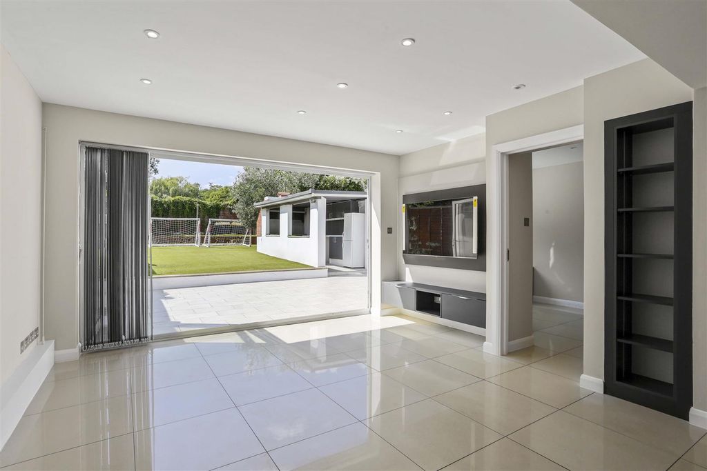 Property photo 1 of 17 1520453185 - 13.Jpg