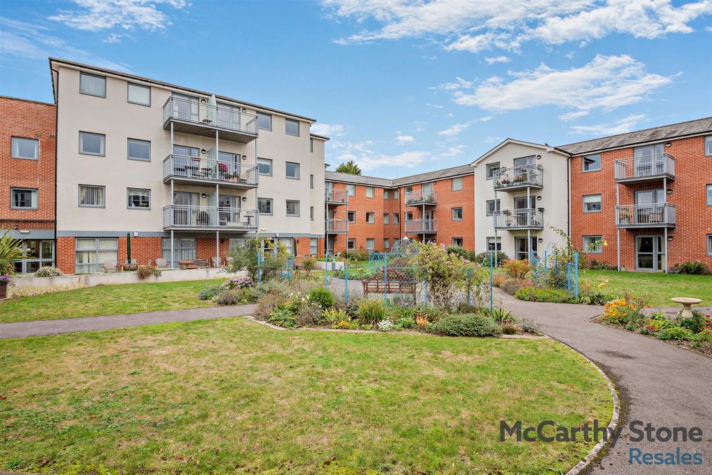 Property photo 1 of 26 8667204-Exterior03-800.Jpg