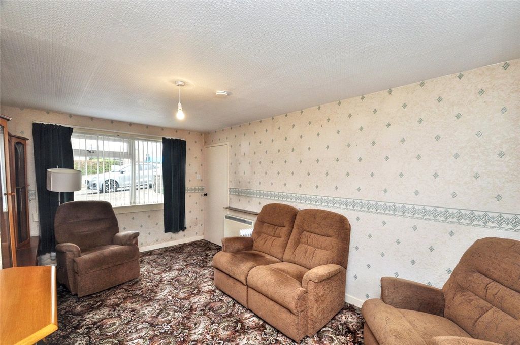 Property photo 3 of 16 Living Room