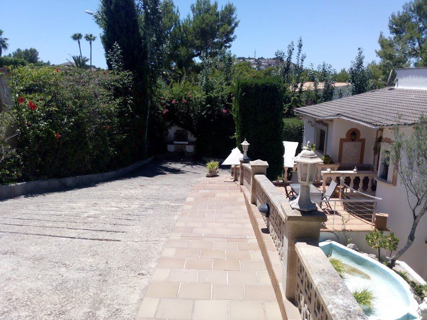 Property photo 2 of 15