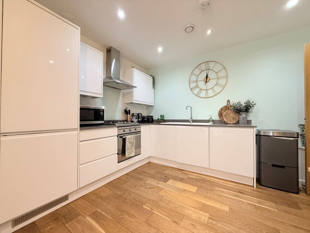 Property photo 2 of 7 Kitchen