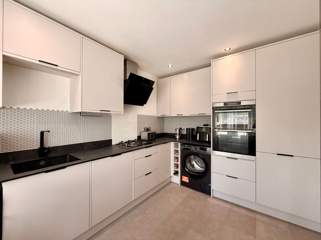 Property photo 2 of 13 Kitchen