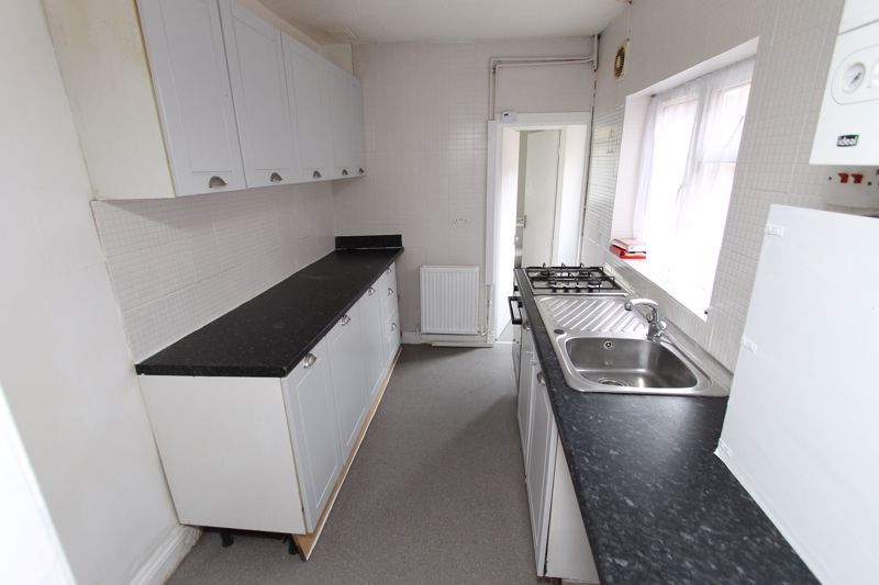 Property photo 3 of 9 Photo 4