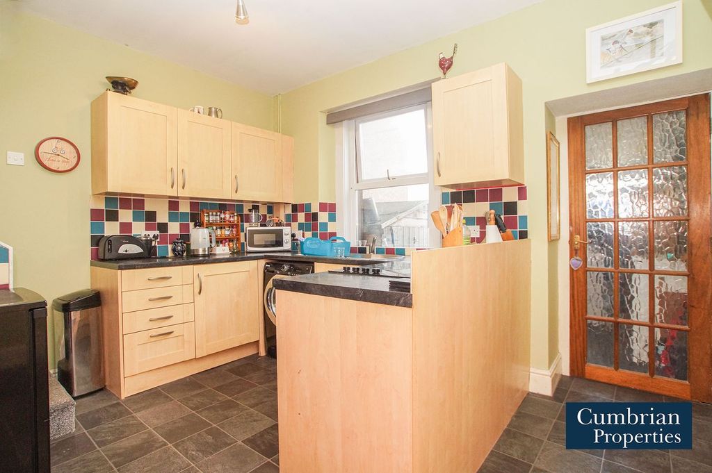 Property photo 2 of 16 Kitchen