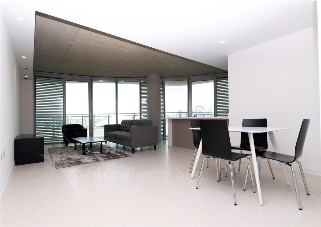 Property photo 2 of 11 Living/Dining Area