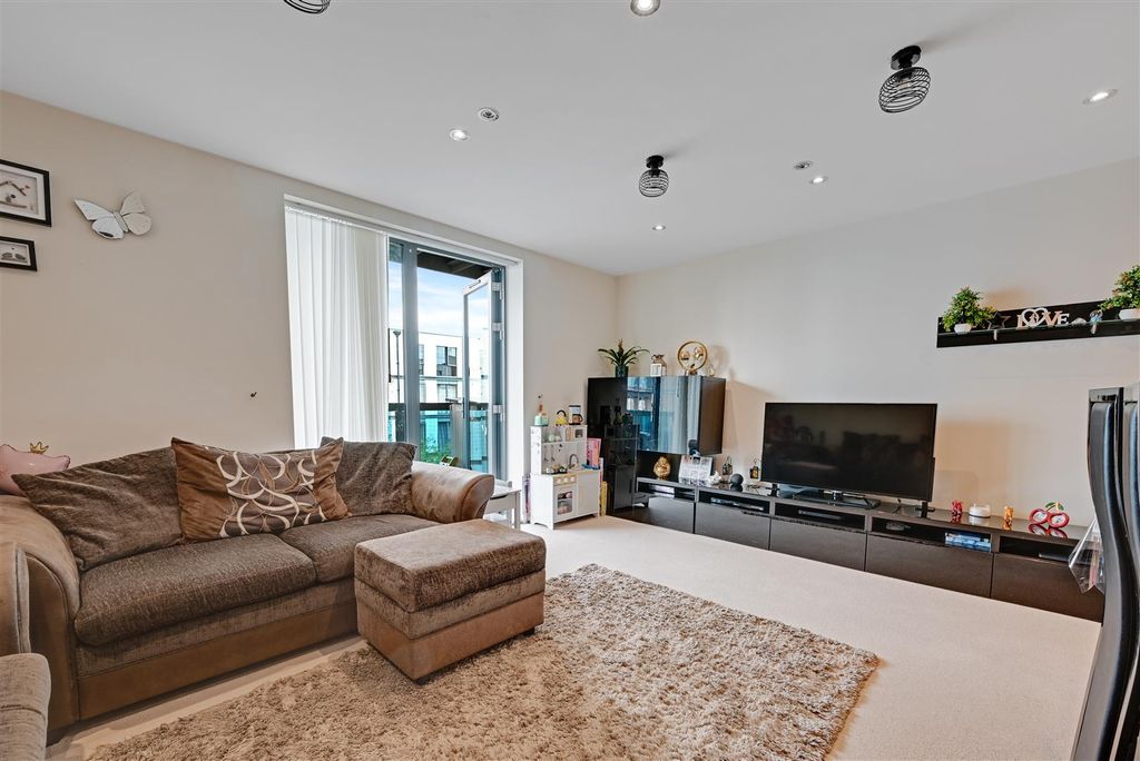 Property photo 2 of 15 1