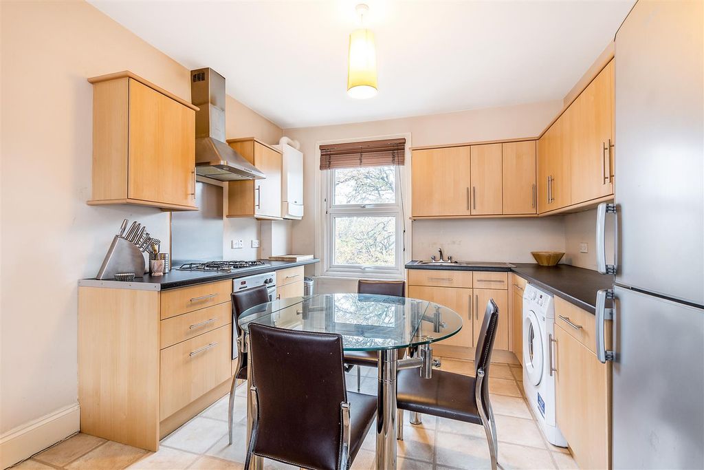 Property photo 2 of 9
