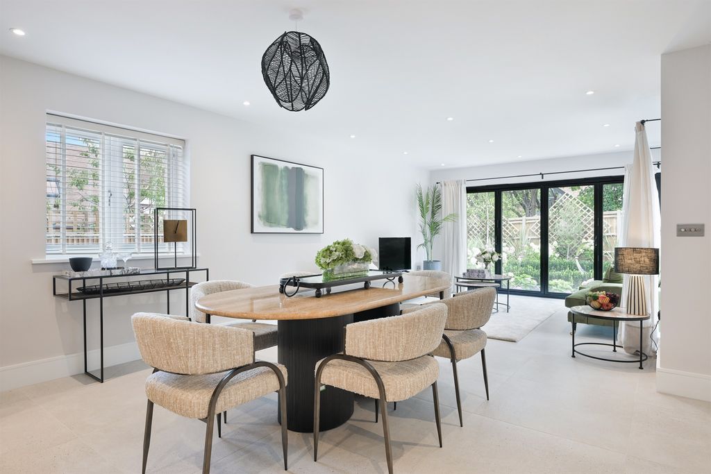 Property photo 3 of 26