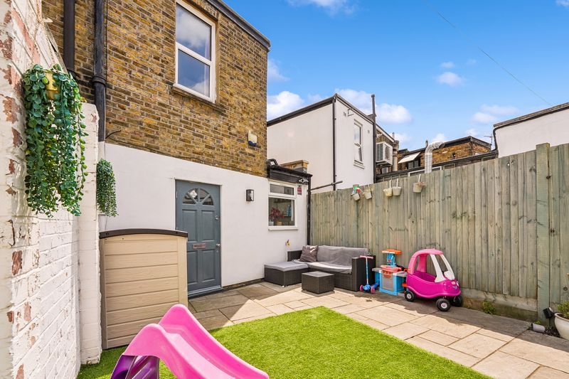 Property photo 3 of 14 External