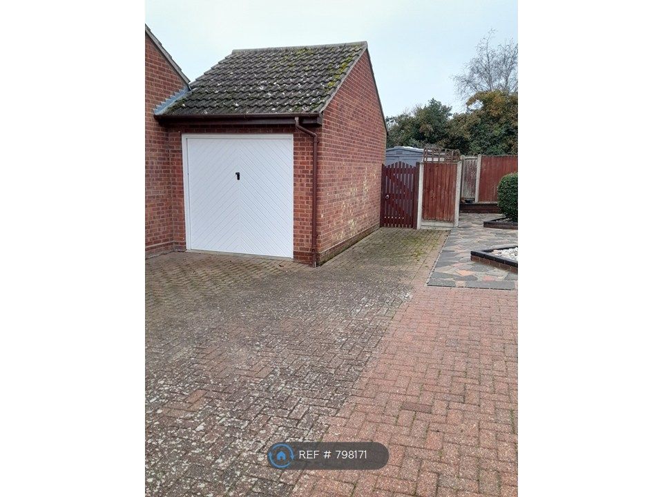 Property photo 2 of 35