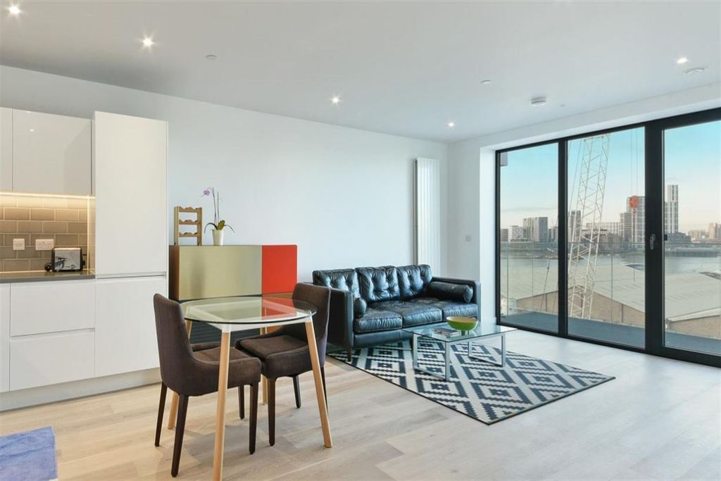 Property photo 1 of 8 Open Plan