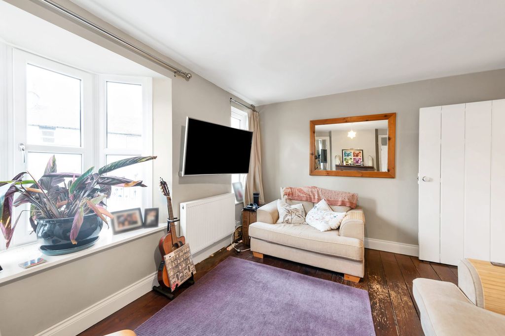 Property photo 3 of 21