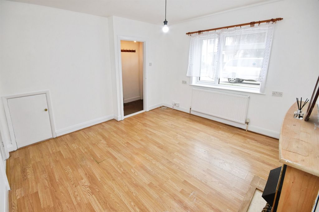 Property photo 2 of 23