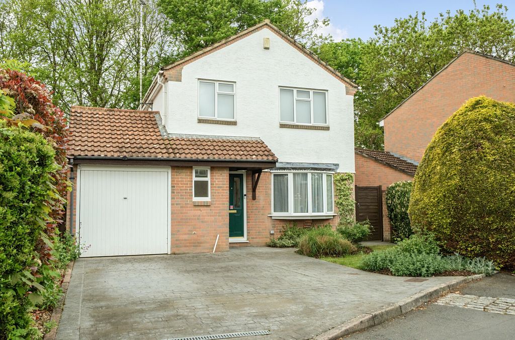 Property photo 1 of 17 1449471-21-69F093...