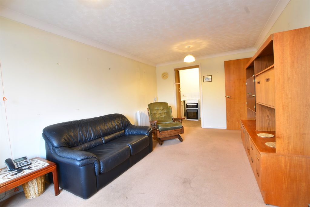 Property photo 2 of 16