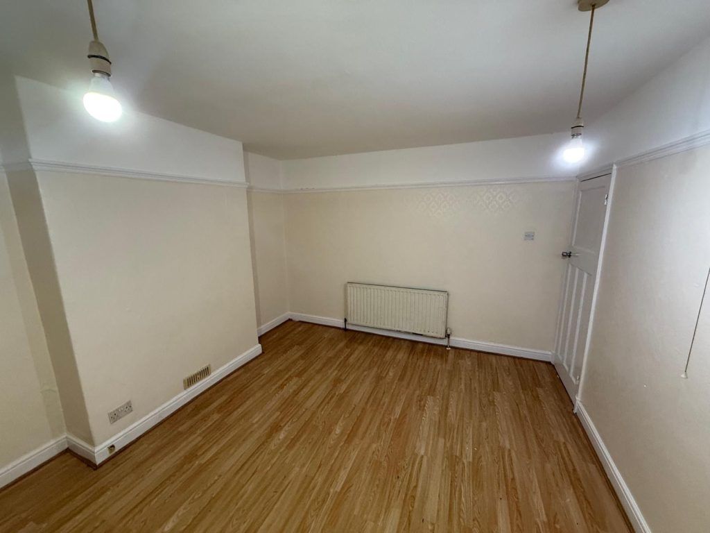 Property photo 3 of 4