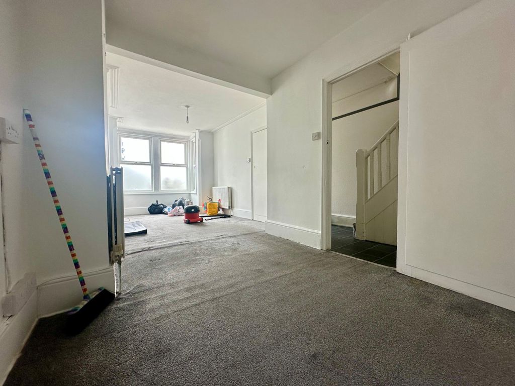 Property photo 2 of 8 Picture 2