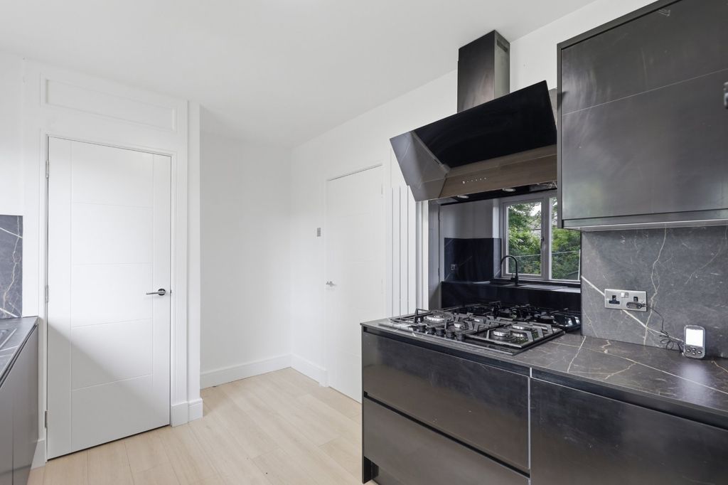 Additional image 6 of 3 bed flat for saleMuir Terrace, Paisley, Renfrewshire PA3