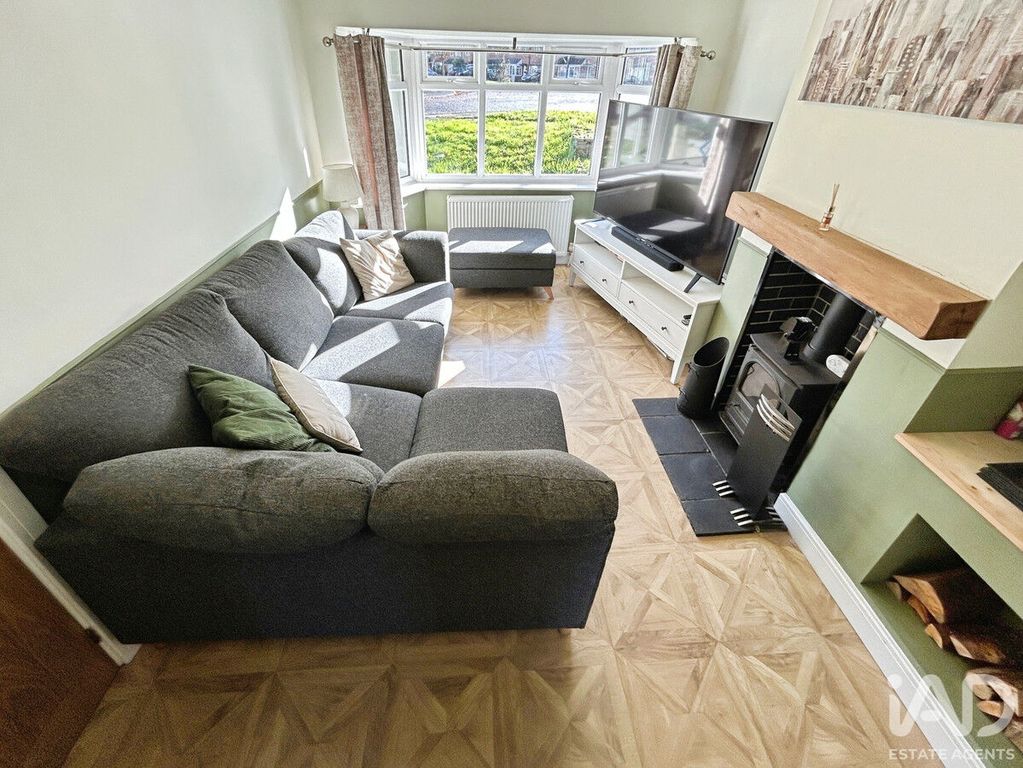 Property photo 2 of 16